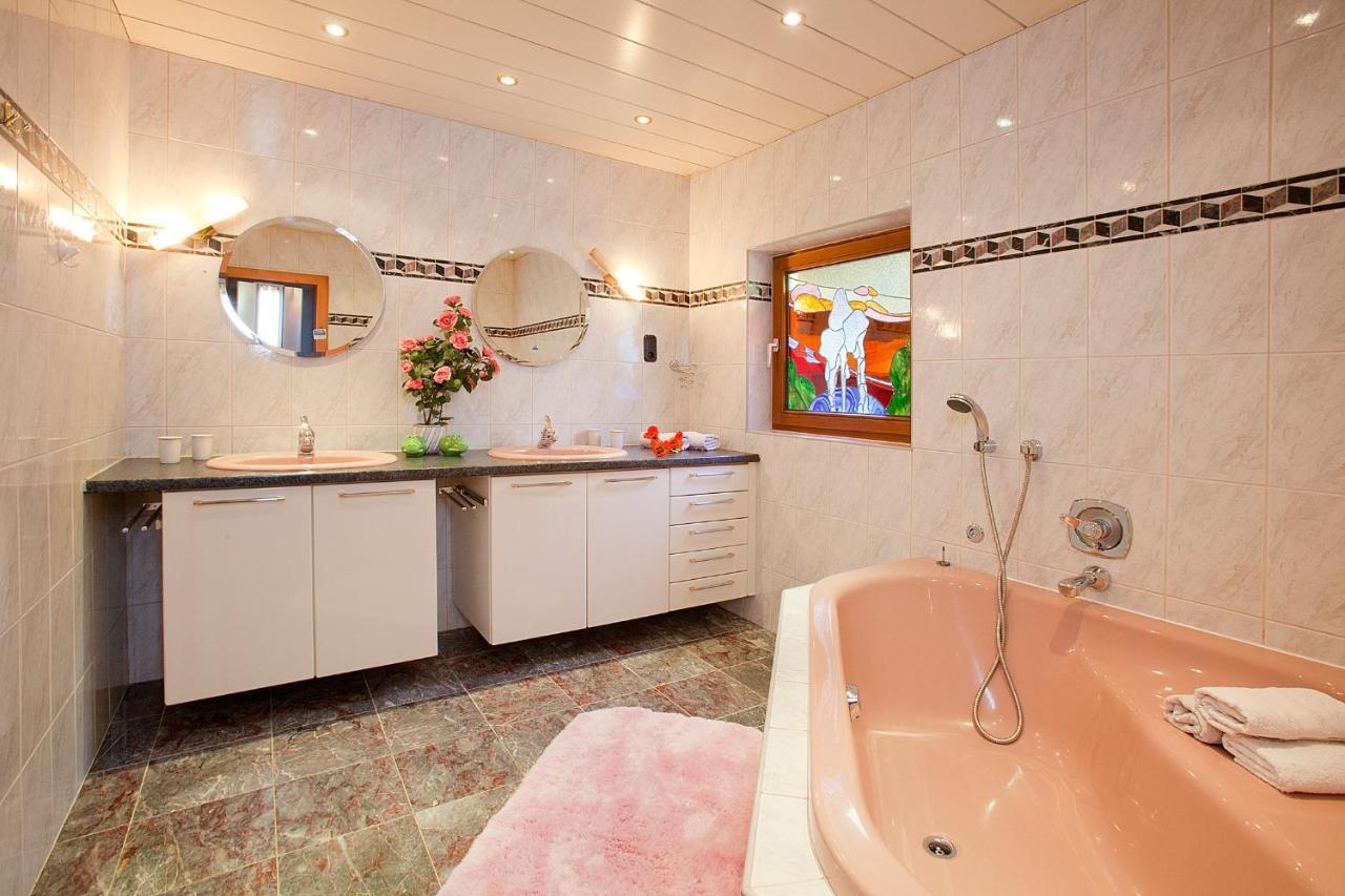 Familienferienhaus Florentine Лангенфельд Экстерьер фото